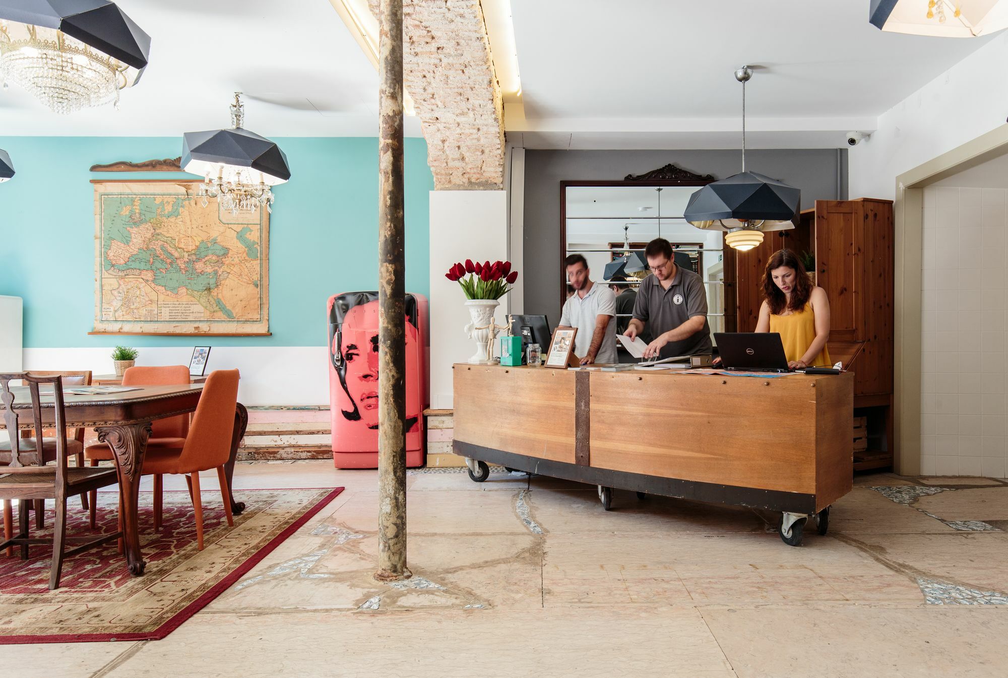 The Indy House - & 3* Lisbon